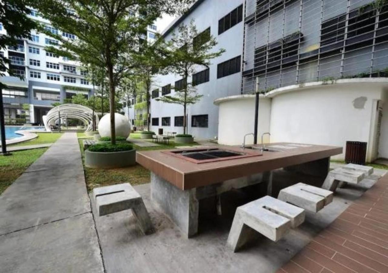 Puchong Skypod Residence, 1-5 Pax Cozy Unit, Walking Distance To Ioi Mall, 10Min Drive To Sunway Екстериор снимка